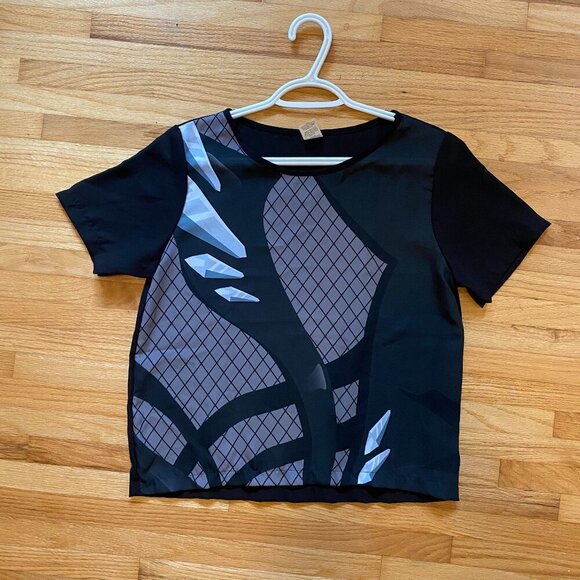 REDBUBBLE Short Sleeve Translucent Top with Image from Anime Yuri on Ice Size S - Picture 7 of 7